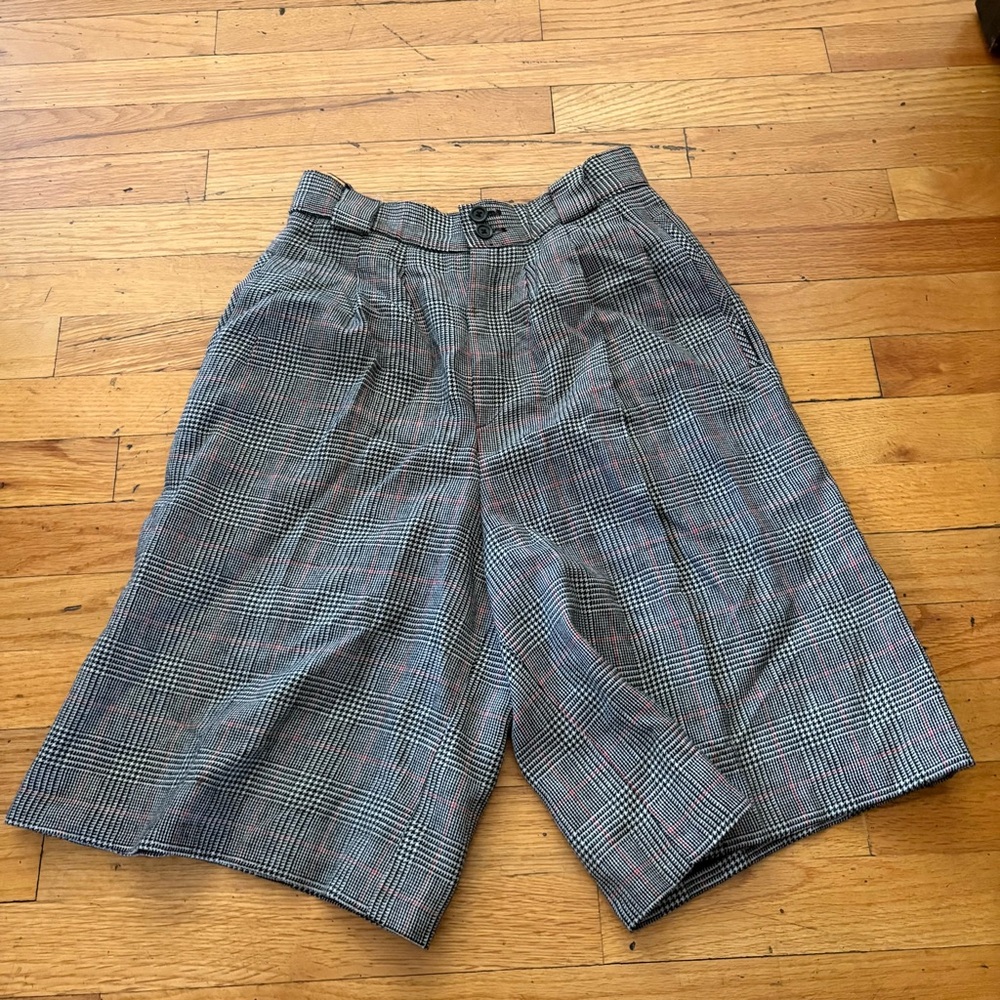 Vintage Georgio Saint Angelo Plaid Wool
Pleated Shorts Size 6